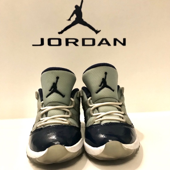 Toddler Jordan Georgetown 11’s - Picture 2 of 6